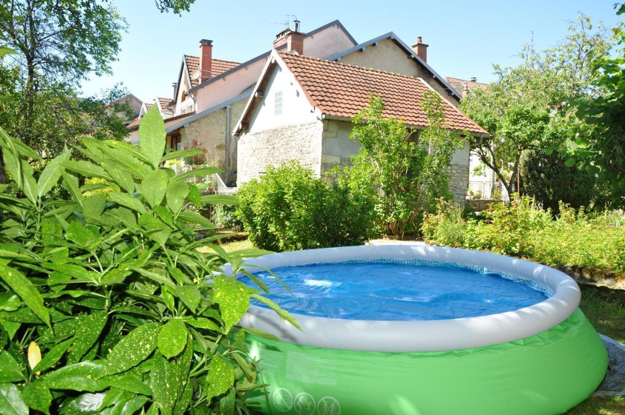 Maison Confortable Ornans + Jardin المظهر الخارجي الصورة